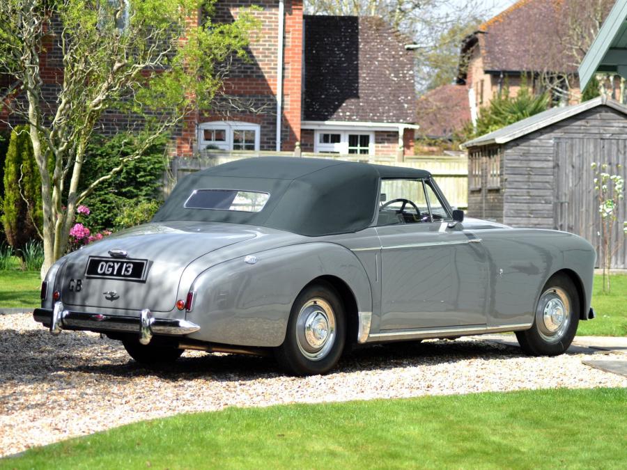  Lagonda 3-Litre Drophead Coupe by Tickford 1953 года  (фото 7 из 9)